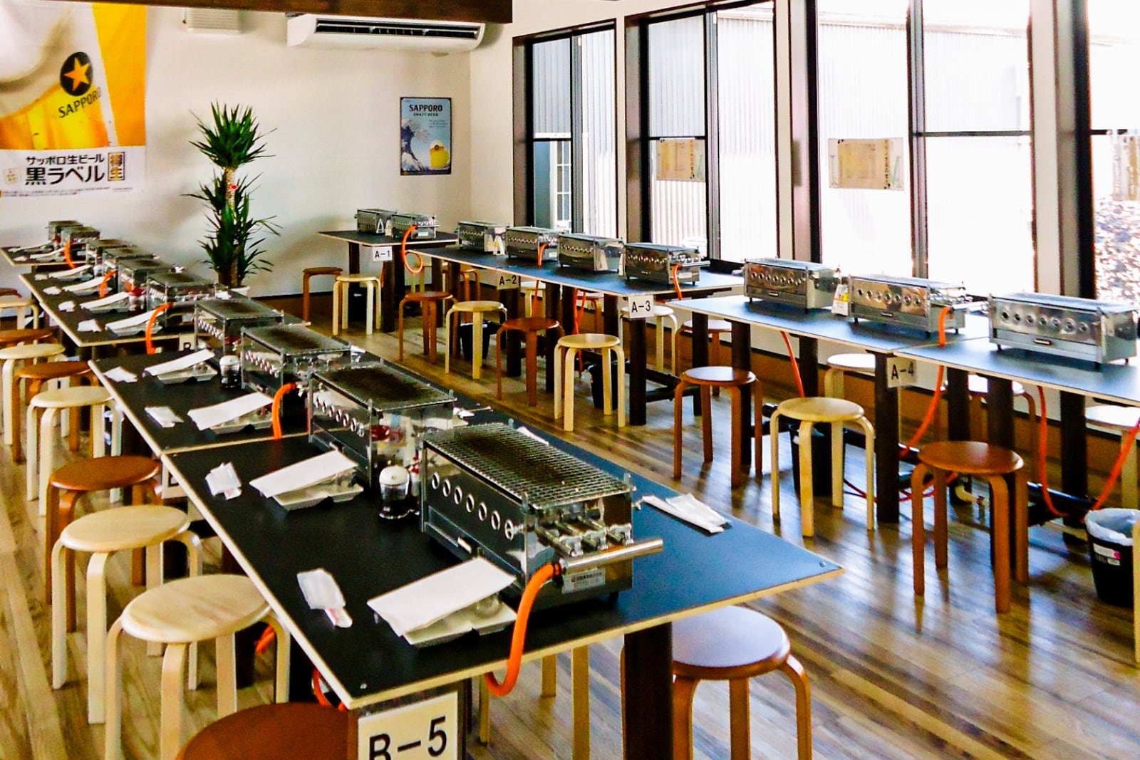 店内は広々60席